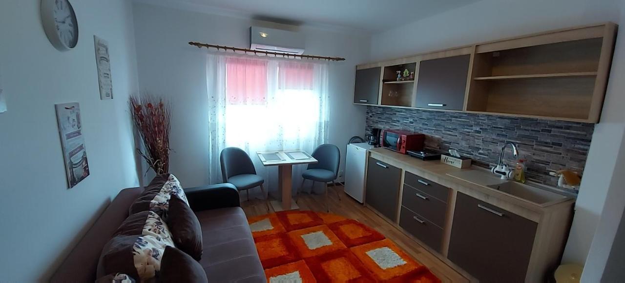 The View Apartment Orşova Eksteriør bilde